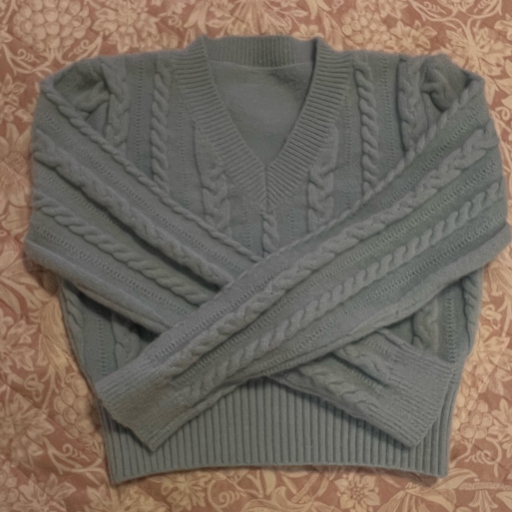 Cable Knit Sweater in Gray